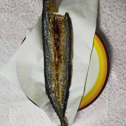 mimiちゃん(*ˊ˘ˋ*)｡♪:*°鯵の代わりに秋刀魚の干物でグリル余熱して焼くとうまうま(o´艸`)秋は干物魚も美味しいですね♪